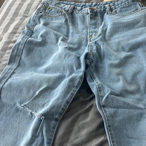 Cute /trendy Jeans - Picture 2 of 3